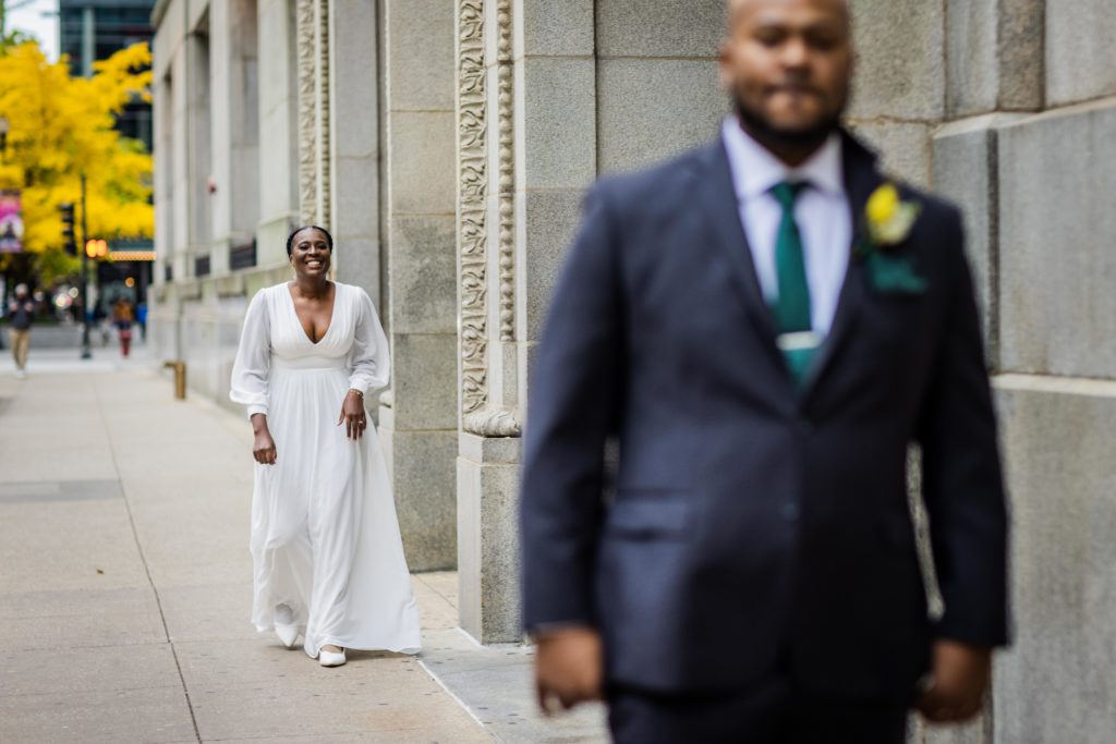Couple meet before their Chicago city hall wedding